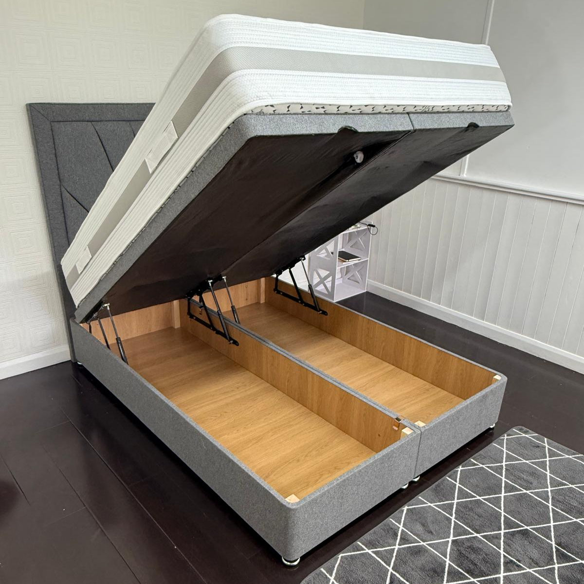 Fan Border Storage Ottoman Divan Bed